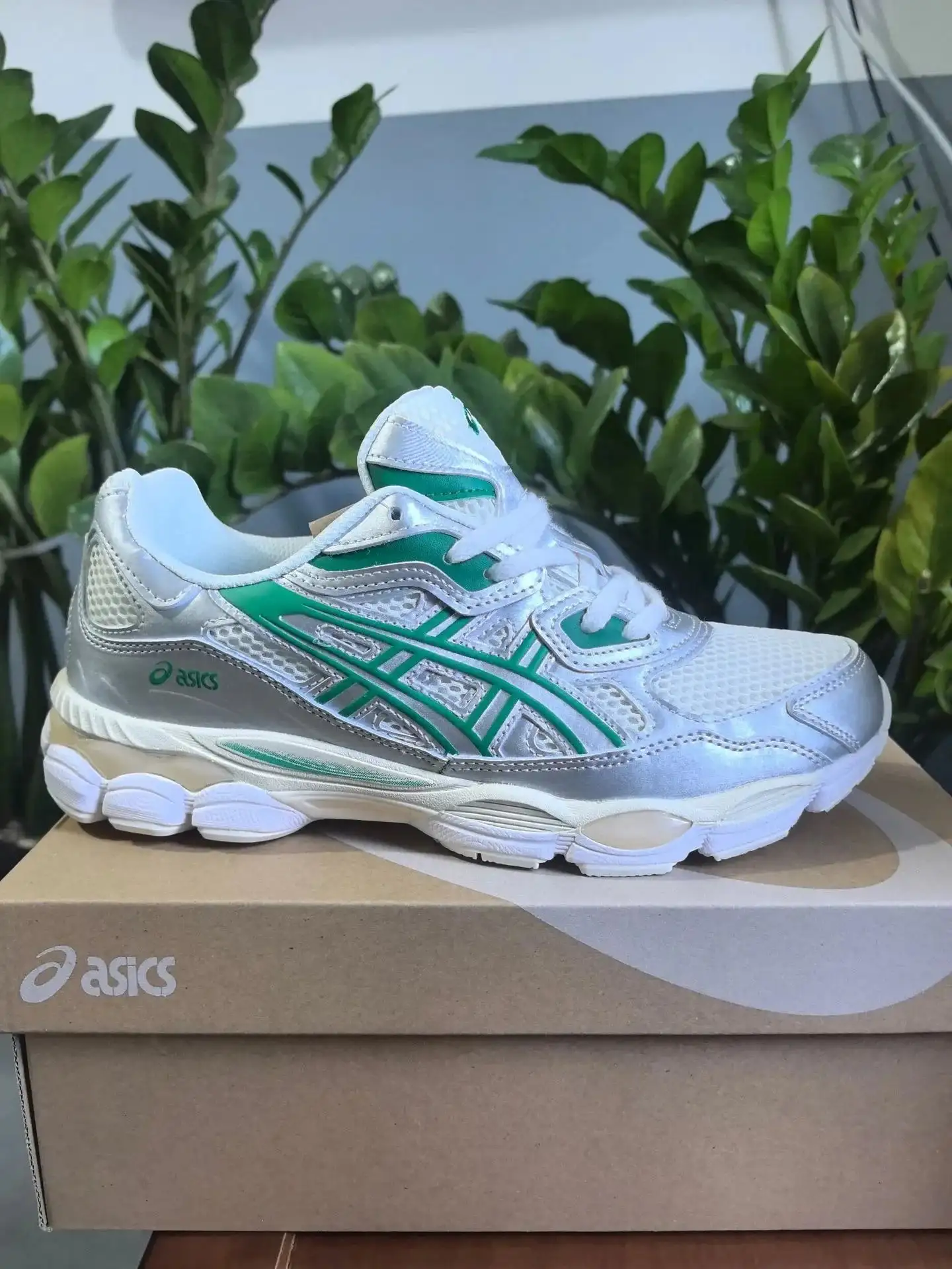 ASICS GEL-NYC 4