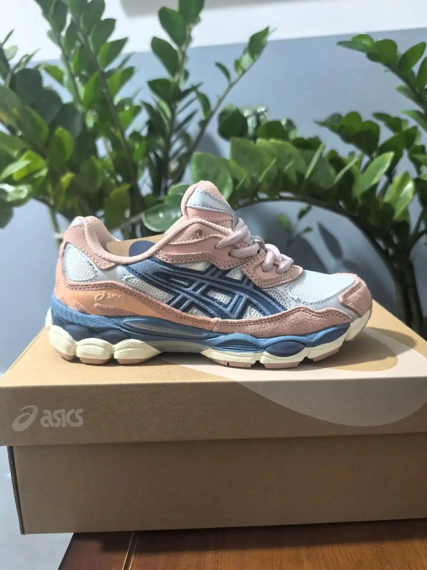 ASICS GEL-NYC 7