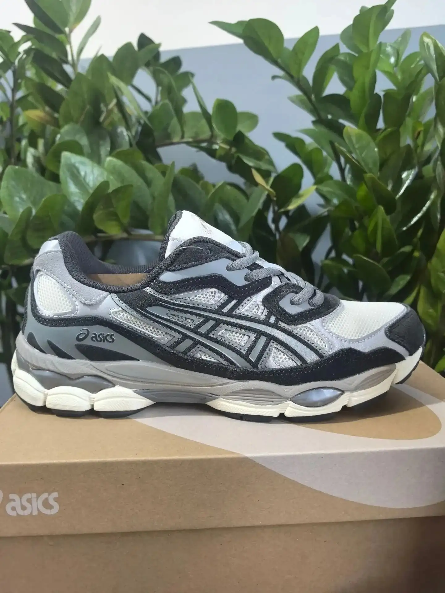 ASICS GEL-NYC 8