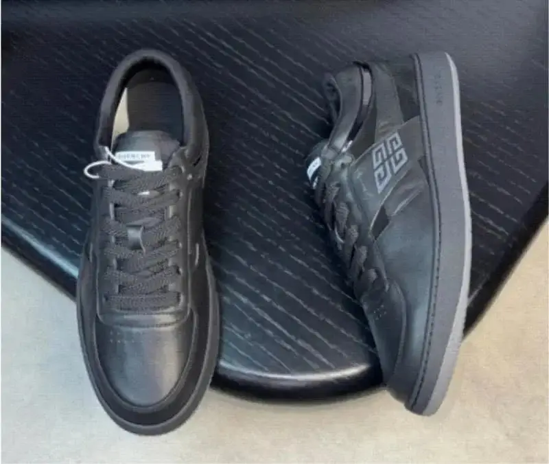 Givenchy B22 Sneakers 1